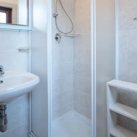 Welcomely - Isole Apartment *